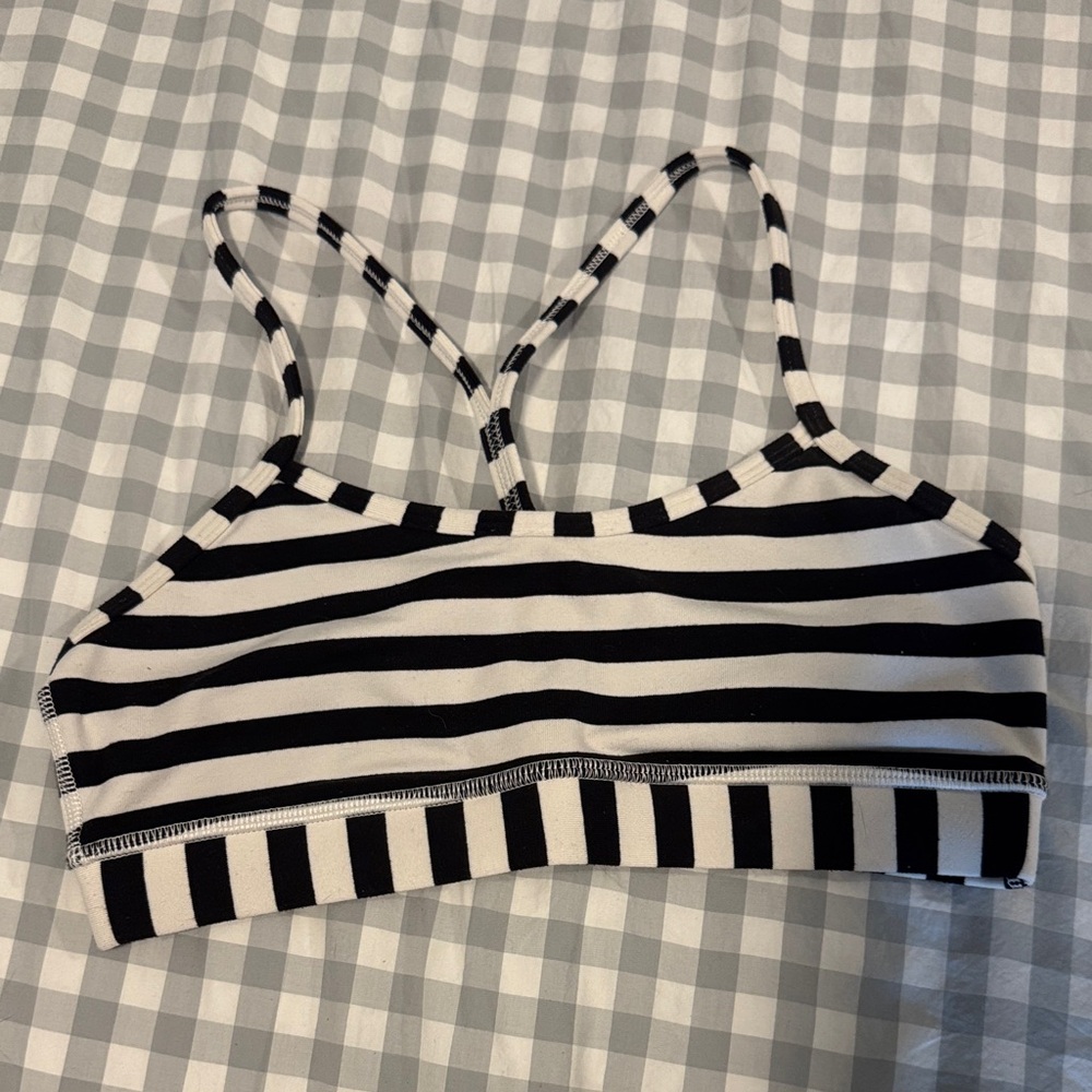Lululemon Flow Y Bra, B&W Stripe, Size 4